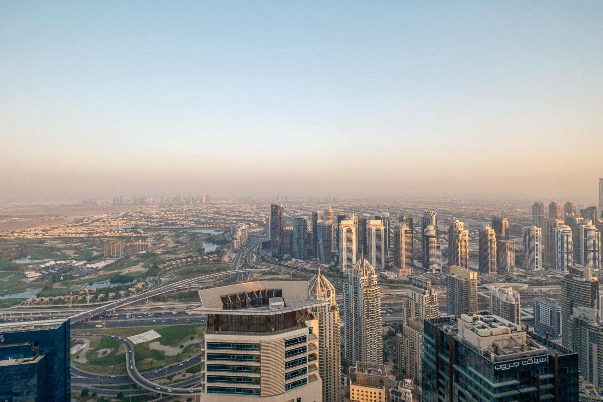Torch 77 - By Saffron House Vandrarhem Dubai Exteriör bild