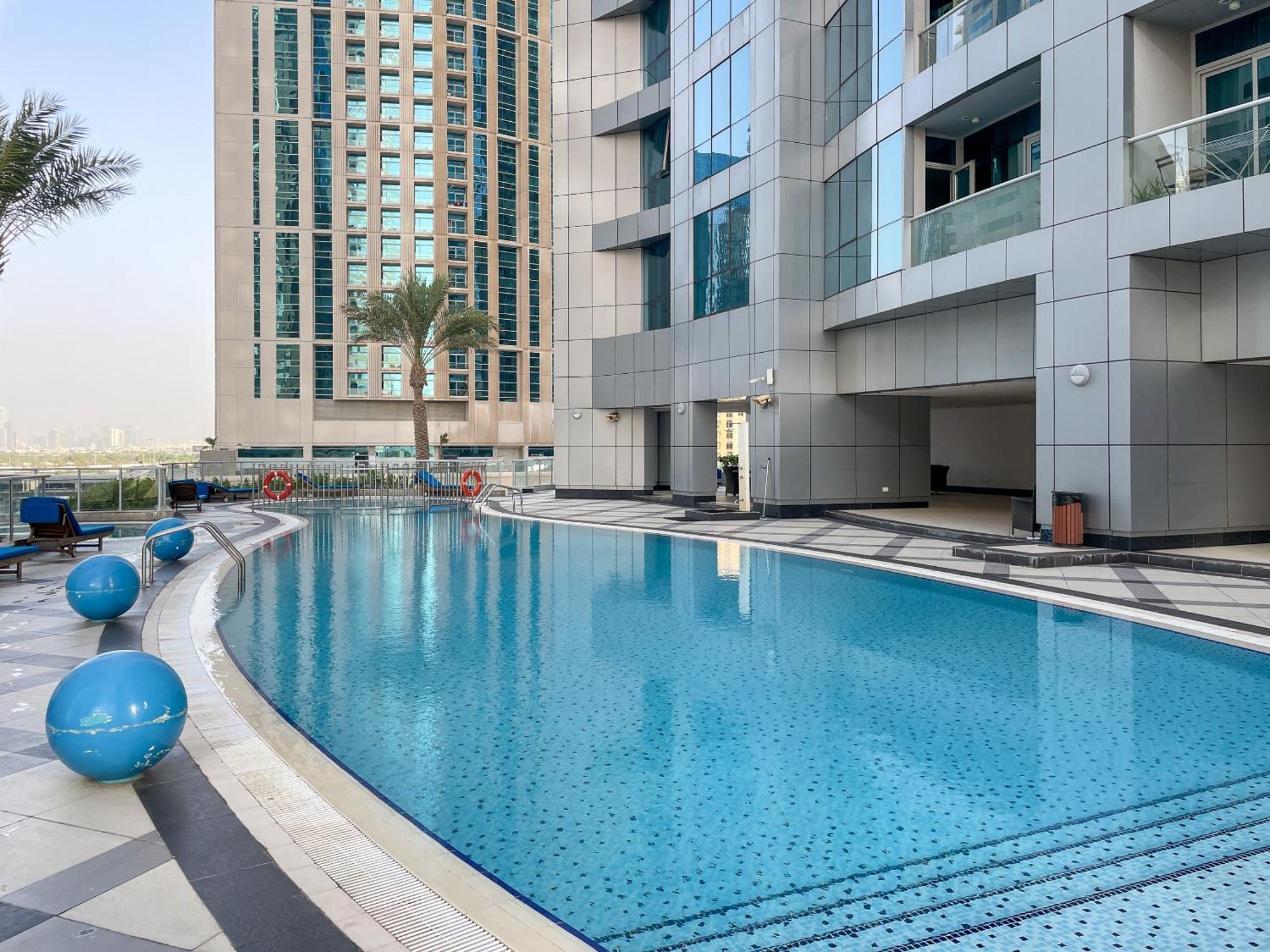 Torch 77 - By Saffron House Vandrarhem Dubai Exteriör bild