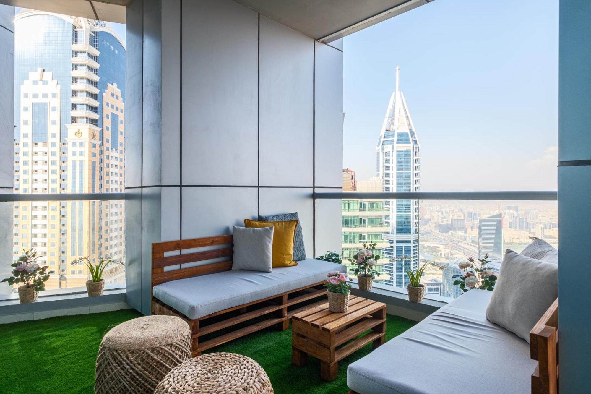 Torch 77 - By Saffron House Vandrarhem Dubai Exteriör bild